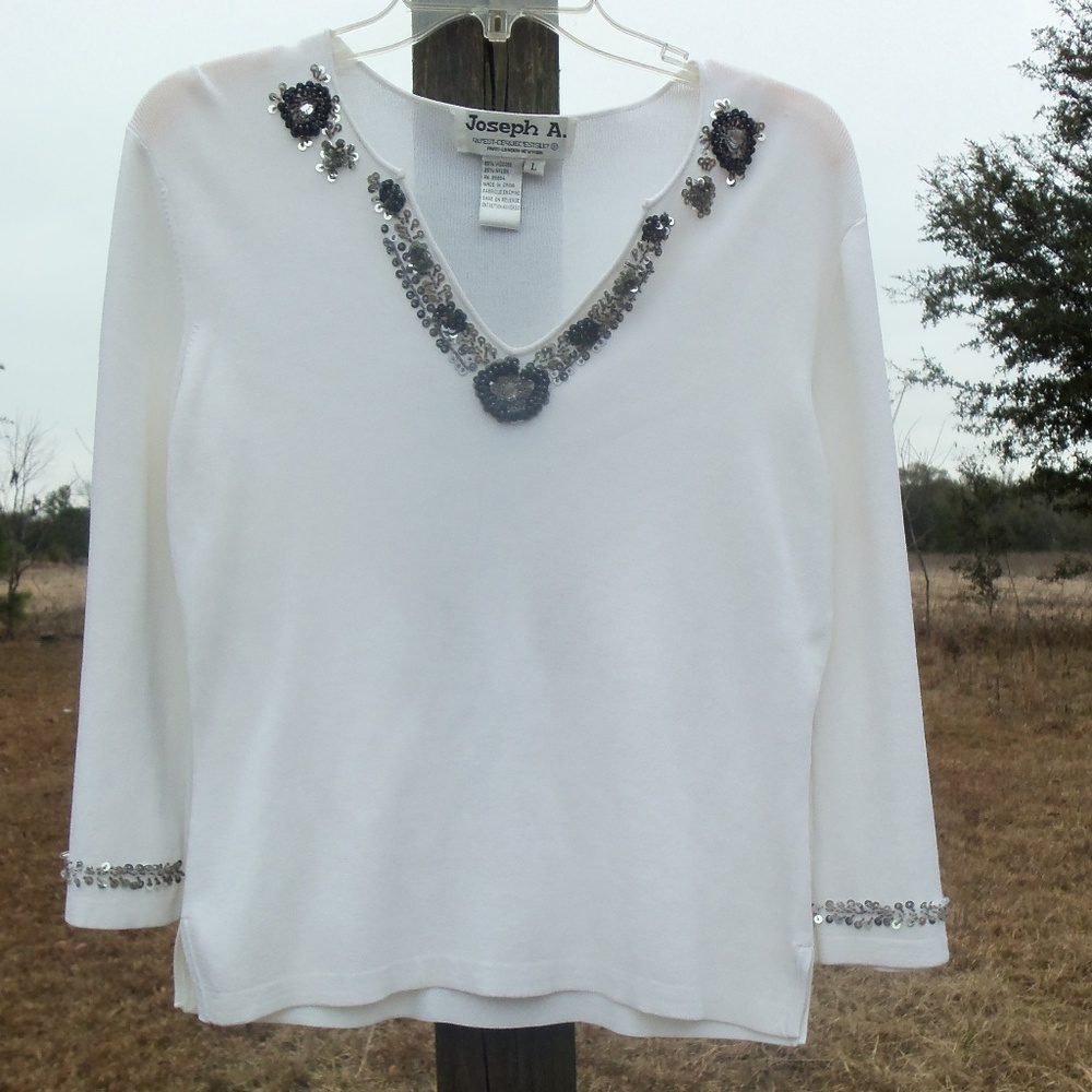 Joseph A NY London Paris knit top w/sequins  Large PENDING on HOLD